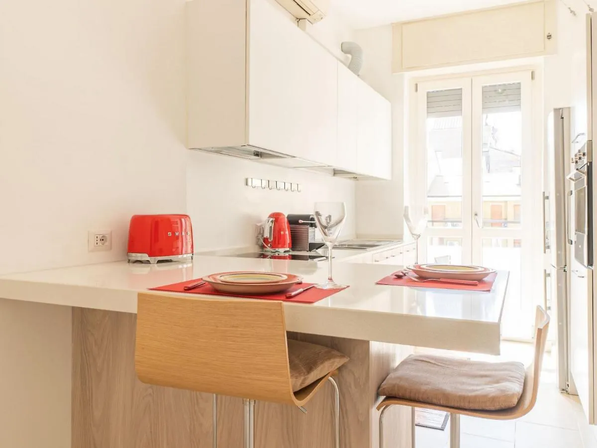 Cozy One-Bedroom Apartment With 2 Balconies In Sempione District Milan 0*,