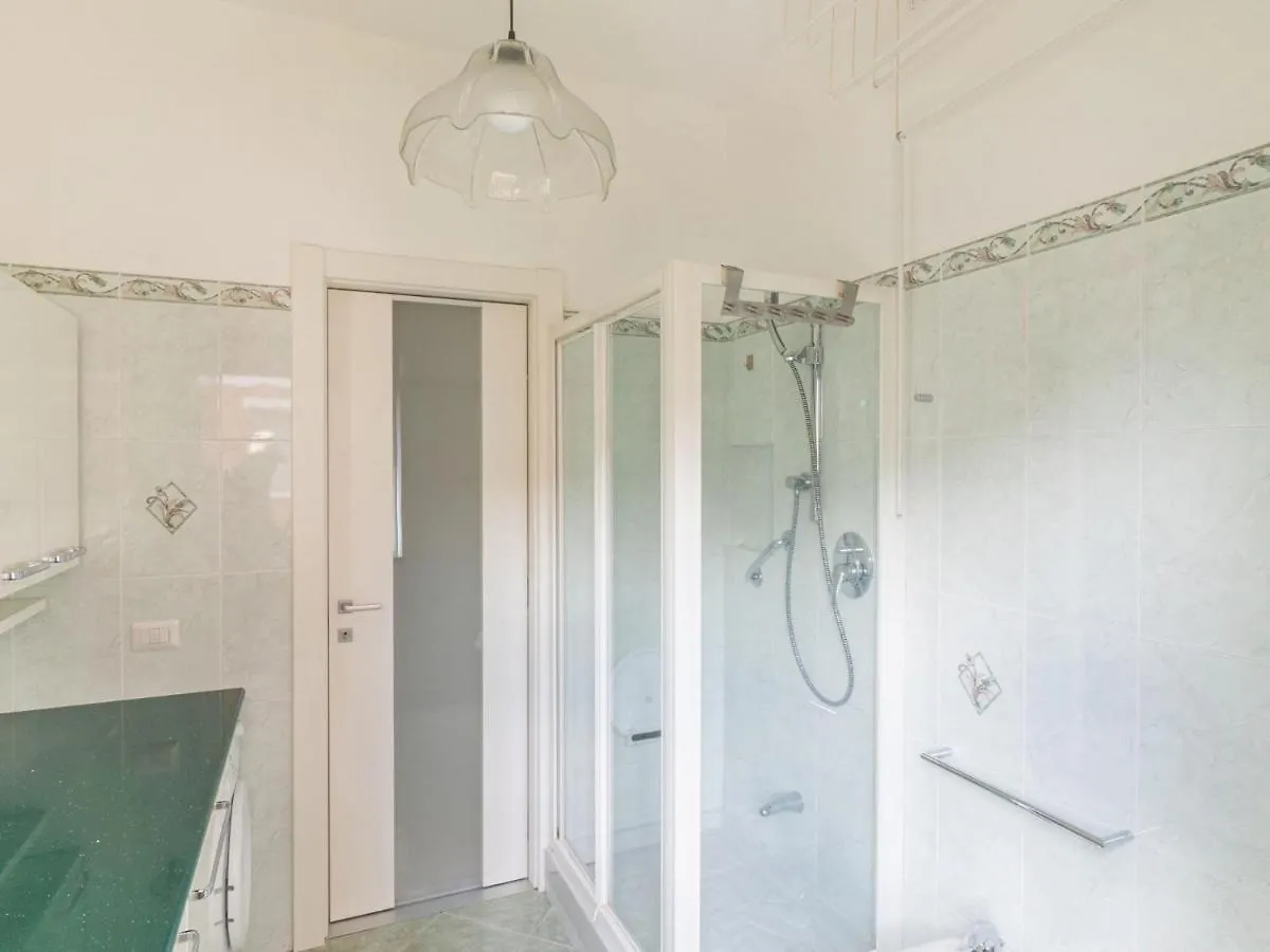 Cozy One-Bedroom Apartment With 2 Balconies In Sempione District ミラノ